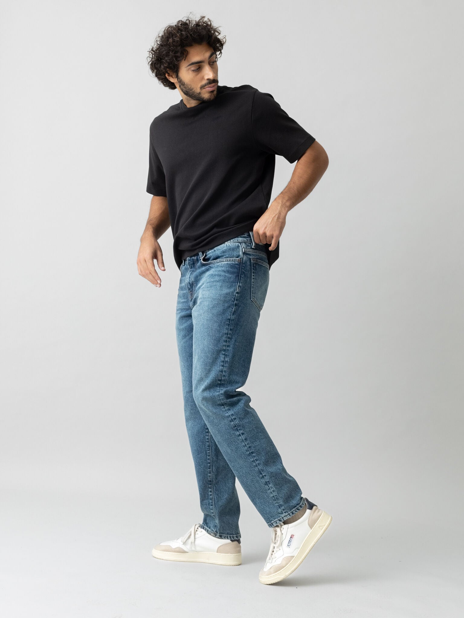 Modelshot / Blue Denim / Detail